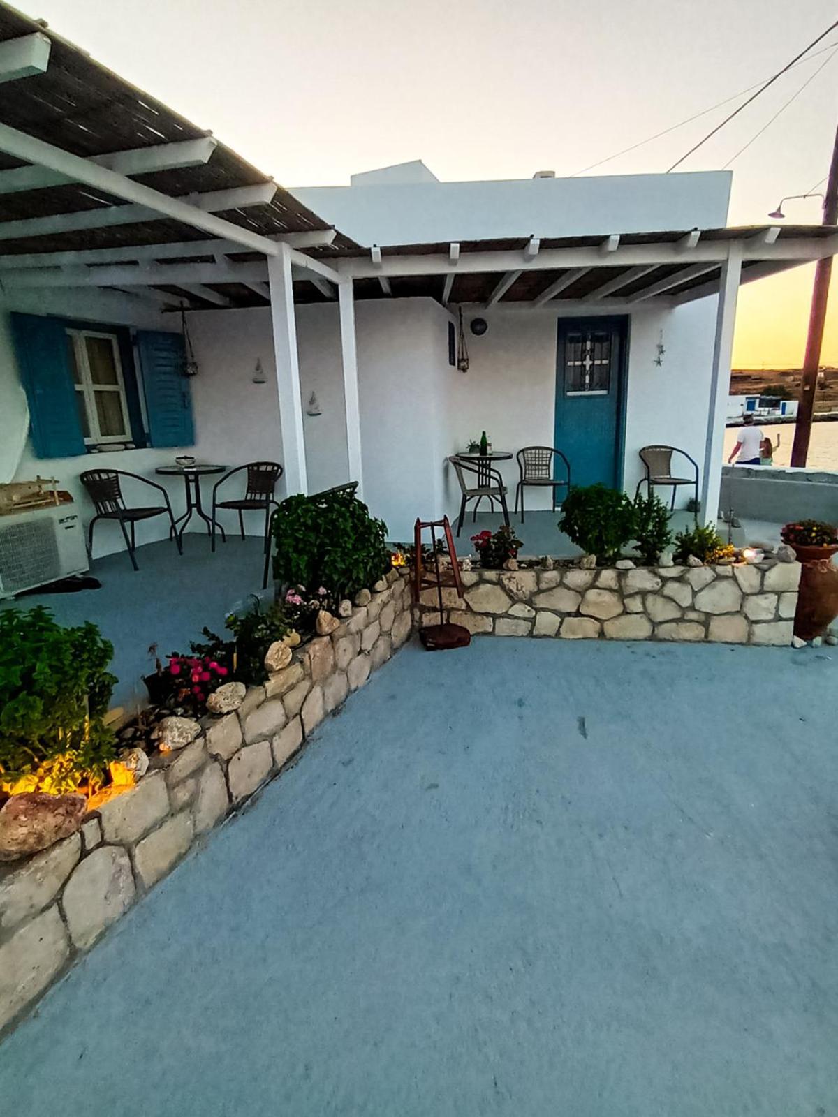 Seaside Residence Kiki Prassa,Kimolos Bagian luar foto